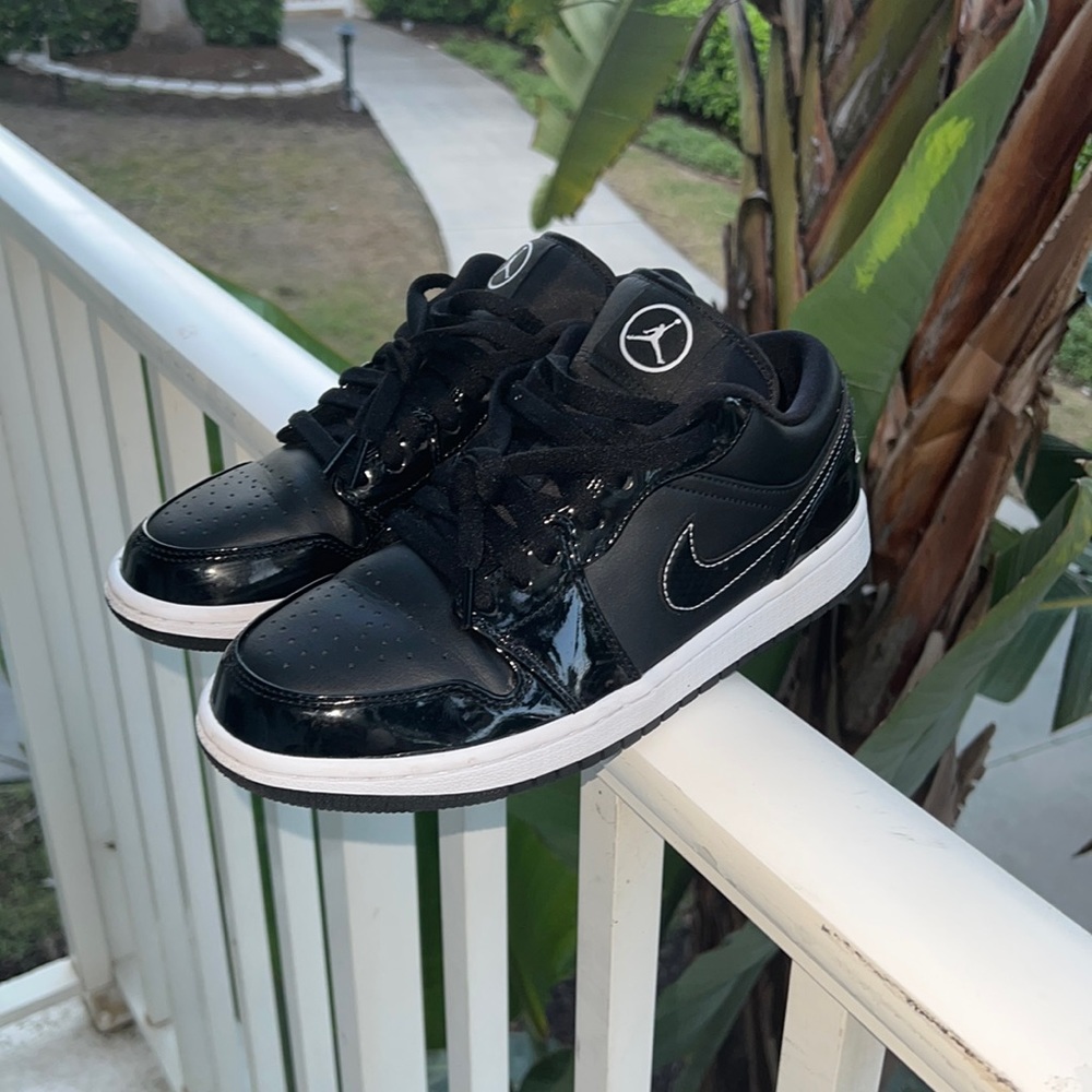 Air Jordan All Black Mids (Size 8 Mens)